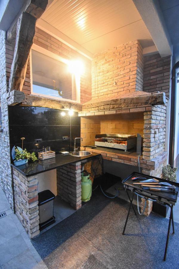 Apartmaji Sobe Zvezda Pobegi Exterior foto