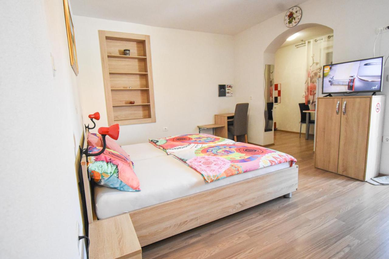 Apartmaji Sobe Zvezda Pobegi Exterior foto