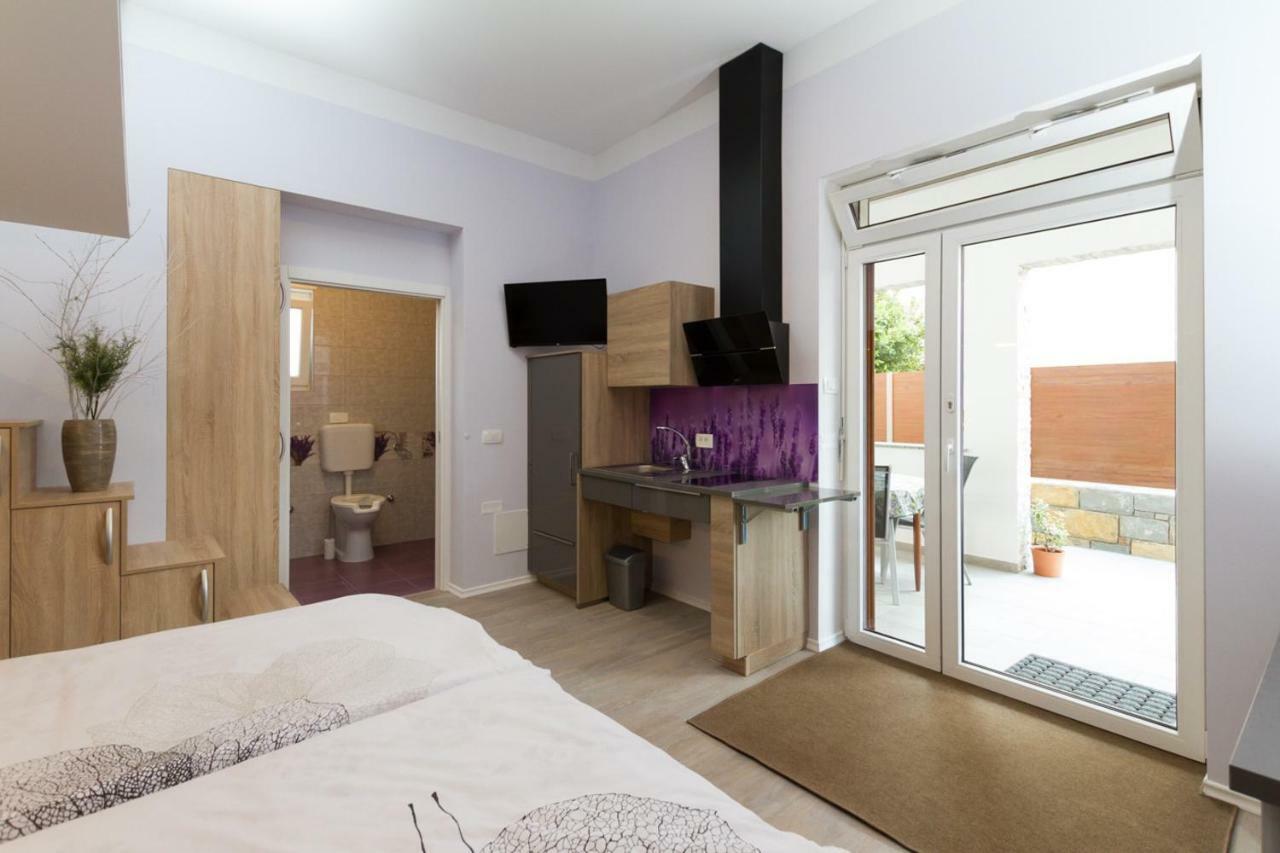 Apartmaji Sobe Zvezda Pobegi Exterior foto